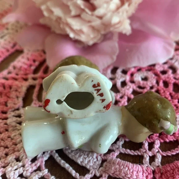 Vintage Kitsch Ceramic Figurines with Musical Instruments - Picture 3 of 5